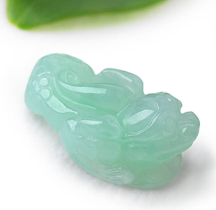 蟾蜍玉吊坠